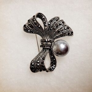 Marcasite And Faux Pearl Bow Brooch NWT